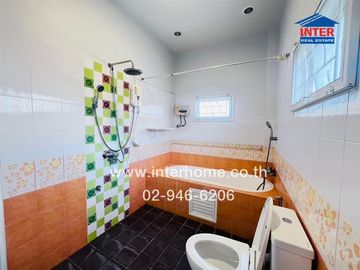 2-storey detached house, 133.5 sq m., detached house near Robinson Srisaman, Si Mum Muang Market, Rangsit University, Songprapa Road, Don Mueang Distr