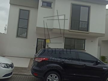 Venta-Casa en Logare, Daule, via a Salitre, cerca de La Joya, Villa Club, sector la Aurora, a minutos de CC El Dorado