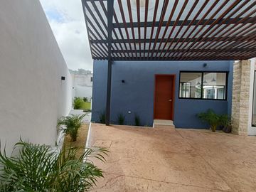 RESIDENCIA EN ALTABRISA MERIDA
