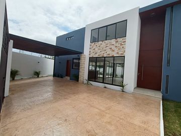 RESIDENCIA EN ALTABRISA MERIDA