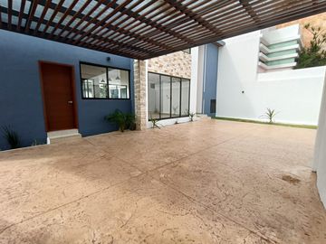 RESIDENCIA EN ALTABRISA MERIDA