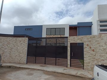 RESIDENCIA EN ALTABRISA MERIDA