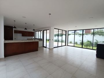 RESIDENCIA EN ALTABRISA MERIDA