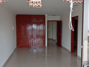 Venta-Departamento en Edif. San Francisco 300, sobre la av. 9 de octubre, cerca del Malecon 2000, centro de Guayaquil, a minutos de Puerto Santa Ana