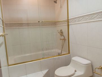 Venta-Departamento en Edif. San Francisco 300, sobre la av. 9 de octubre, cerca del Malecon 2000, centro de Guayaquil, a minutos de Puerto Santa Ana