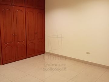 Venta-Departamento en Edif. San Francisco 300, sobre la av. 9 de octubre, cerca del Malecon 2000, centro de Guayaquil, a minutos de Puerto Santa Ana