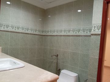 Venta-Departamento en Edif. San Francisco 300, sobre la av. 9 de octubre, cerca del Malecon 2000, centro de Guayaquil, a minutos de Puerto Santa Ana