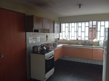 VENTA DE CASA COMO TERRENO SANTIAGO DE SURCO PARAMETROS PARA 10 PISOS