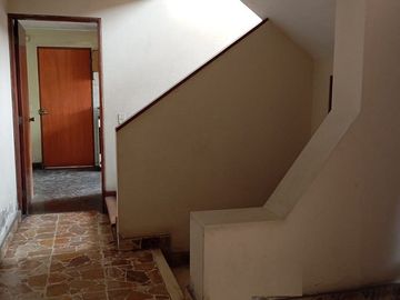 VENTA DE CASA COMO TERRENO SANTIAGO DE SURCO PARAMETROS PARA 10 PISOS