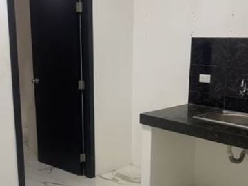 Venta-Casa Rentera en Cdla. Los Rosales, norte de Guayaquil, cerca de Goleta Alcance, el Condor, Samanes, Av. Francisco de Orellana, y Riocentro Norte