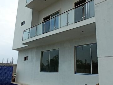 Venta-Departamento en Urb. Monaco, Isla Mocoli, Samborondon, cerca de Plaza Lagos, Plaza Batan y a minutos de CC Village Plaza, Riocentro Entrerios