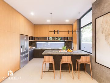 Alabang West Village, High-end House and Lot for Sale in Las Pinas City