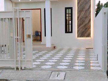 Rumah Minimalis Baru Gress di Perumahan Medokan Ayu Surabaya