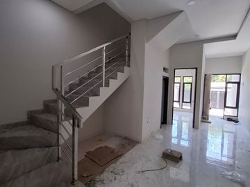 Dijual Rumah Minimalis Baru Gress Lokasi Tenggilis Mejoyo Rungkut Surabaya Timur