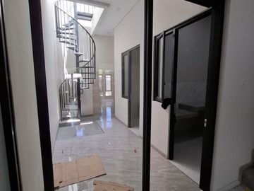 Dijual Rumah Minimalis Baru Gress Lokasi Tenggilis Mejoyo Rungkut Surabaya Timur