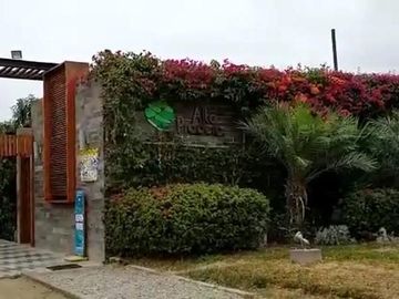 ¡Venta de Terreno de Playa en Condominio Alto Pradera de Asia!