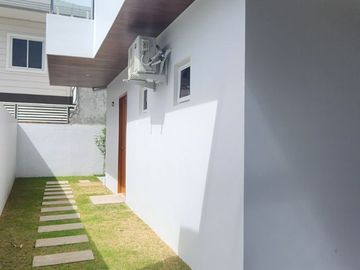 NEW MODERN FOUR BEDROOM HOUSE IN ANGELES CITY FOR SALE