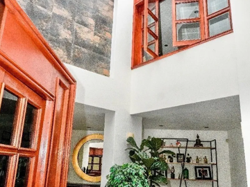 Casa en Bugambilias con Vista Panorámica, Terraza Techada y Sala de Doble Altura