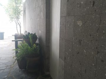 Oportunidad en Jardines del Bosque: Casa con Amplia Distribución y Ubicación Privilegiada