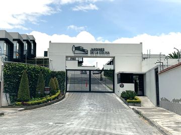 HERMOSA CASA EN VENTA EN CONOCOTO. 197 M2 TOTALES