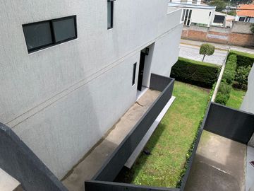 HERMOSA CASA EN VENTA EN CONOCOTO. 197 M2 TOTALES
