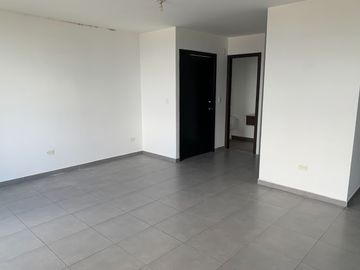 HERMOSA CASA EN VENTA EN CONOCOTO. 197 M2 TOTALES