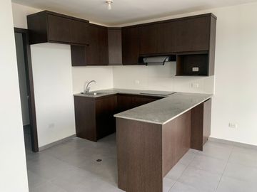 HERMOSA CASA EN VENTA EN CONOCOTO. 197 M2 TOTALES