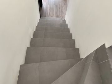 HERMOSA CASA EN VENTA EN CONOCOTO. 197 M2 TOTALES