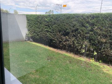 HERMOSA CASA EN VENTA EN CONOCOTO. 197 M2 TOTALES