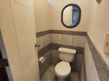 ¡Alquila Este Amplio Departamento En Santiago De Surco Limite Con Barranco Y Miraflores! 🌟 Súper Céntrico, Ideal Para Vivir Con Comodidad, Estilo Y C