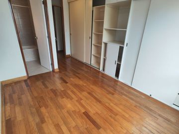 ¡Alquila Este Amplio Departamento En Santiago De Surco Limite Con Barranco Y Miraflores! 🌟 Súper Céntrico, Ideal Para Vivir Con Comodidad, Estilo Y C