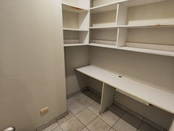 ¡Alquila Este Amplio Departamento En Santiago De Surco Limite Con Barranco Y Miraflores! 🌟 Súper Céntrico, Ideal Para Vivir Con Comodidad, Estilo Y C