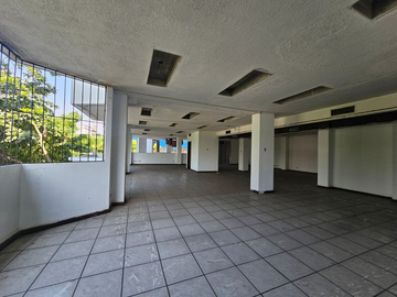 Edificio en venta en el centro de Guayaquil, Esquinera, Ecuador