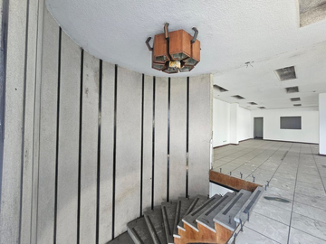 Edificio en venta en el centro de Guayaquil, Esquinera, Ecuador