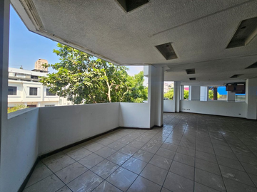 Edificio en venta en el centro de Guayaquil, Esquinera, Ecuador