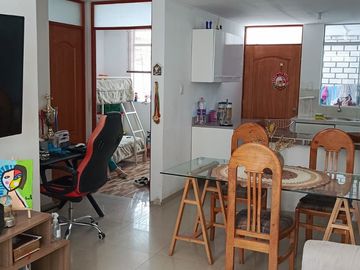 OPORTUNIDAD...!  CASA DE 3 PISOS EN URNANIZACION LAS PALMERAS