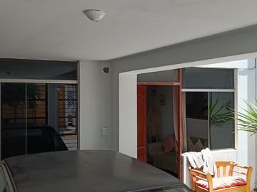 OPORTUNIDAD...!  CASA DE 3 PISOS EN URNANIZACION LAS PALMERAS