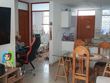 OPORTUNIDAD...!  CASA DE 3 PISOS EN URNANIZACION LAS PALMERAS