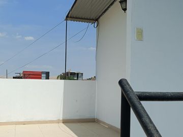 OPORTUNIDAD...!  CASA DE 3 PISOS EN URNANIZACION LAS PALMERAS