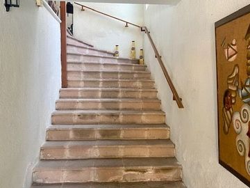 Venta de casa para remodelar en Lomas Hipódromo