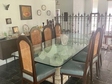 Venta de casa para remodelar en Lomas Hipódromo