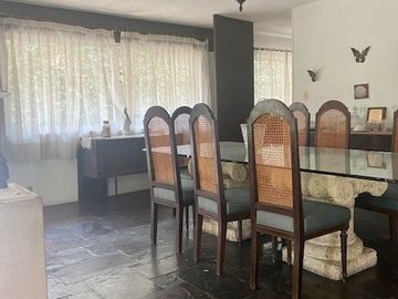 Venta de casa para remodelar en Lomas Hipódromo