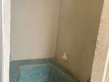 Venta de casa para remodelar en Lomas Hipódromo