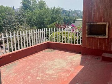 Venta de casa para remodelar en Lomas Hipódromo