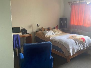 Venta de casa para remodelar en Lomas Hipódromo