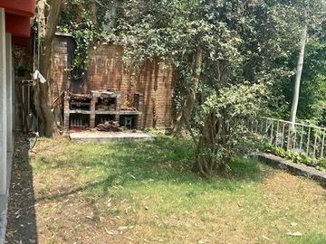 Venta de casa para remodelar en Lomas Hipódromo