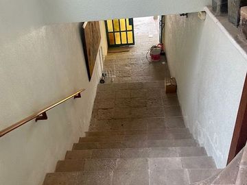 Venta de casa para remodelar en Lomas Hipódromo