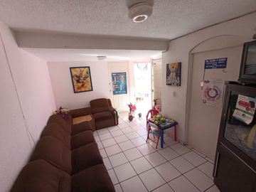 VENTA DE CASA EN LA COL. LA COLINA.