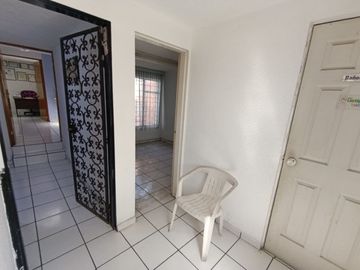VENTA DE CASA EN LA COL. LA COLINA.