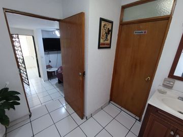 VENTA DE CASA EN LA COL. LA COLINA.